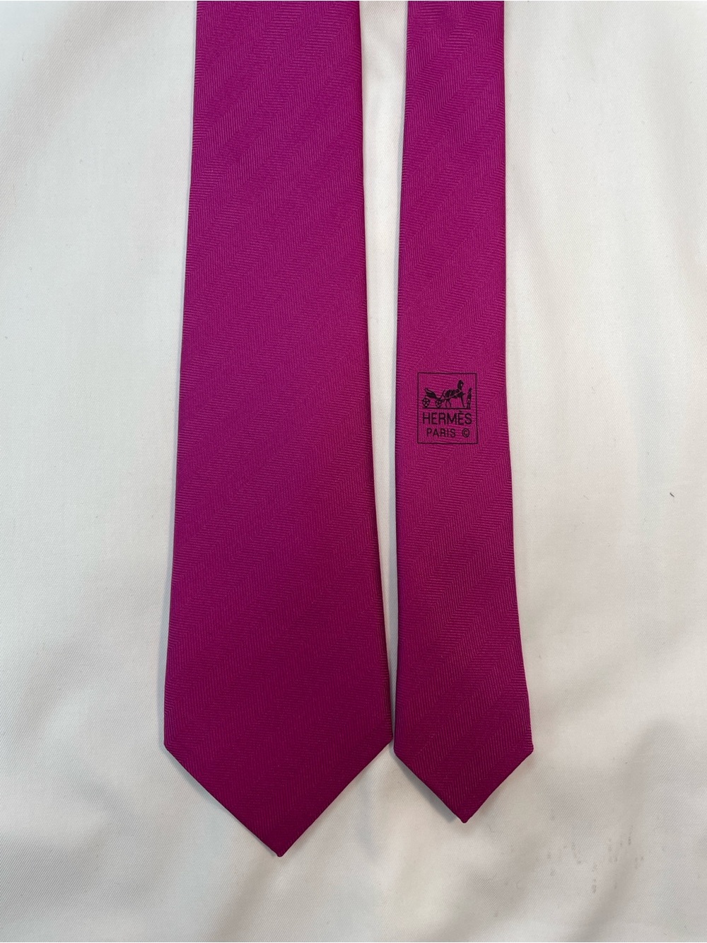 Hermes 100% Silk Men’s Tie Pink “Chevron” Silk Tie 153623 PA - Picture 4 of 8